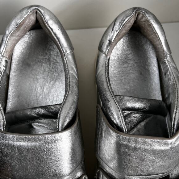 J Slides Silver slip onSneakers hook loop closure size 8.5 - Picture 7 of 11